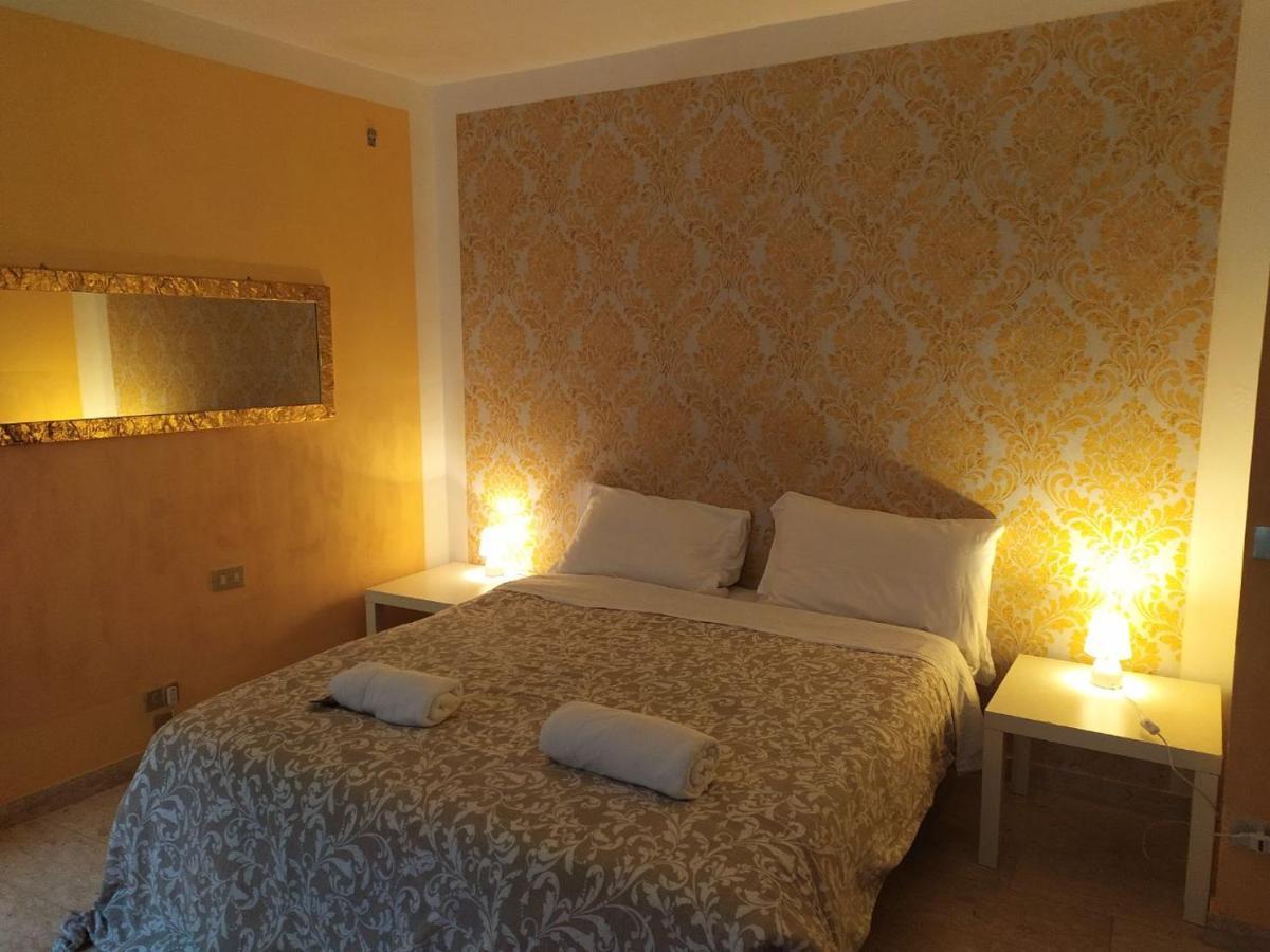فندق Two Steps From Rialto Bridge البندقية المظهر الخارجي الصورة