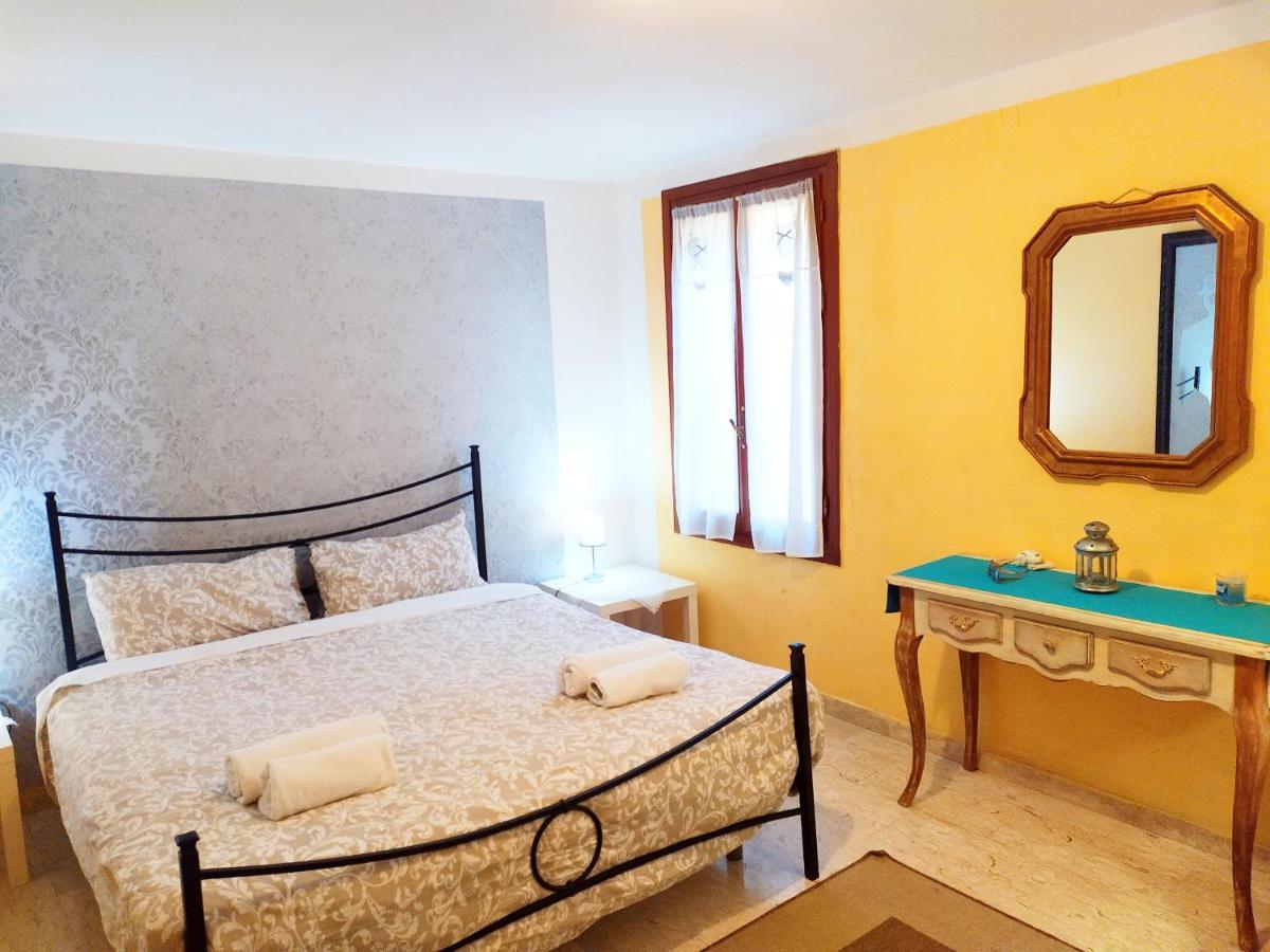 فندق Two Steps From Rialto Bridge البندقية المظهر الخارجي الصورة